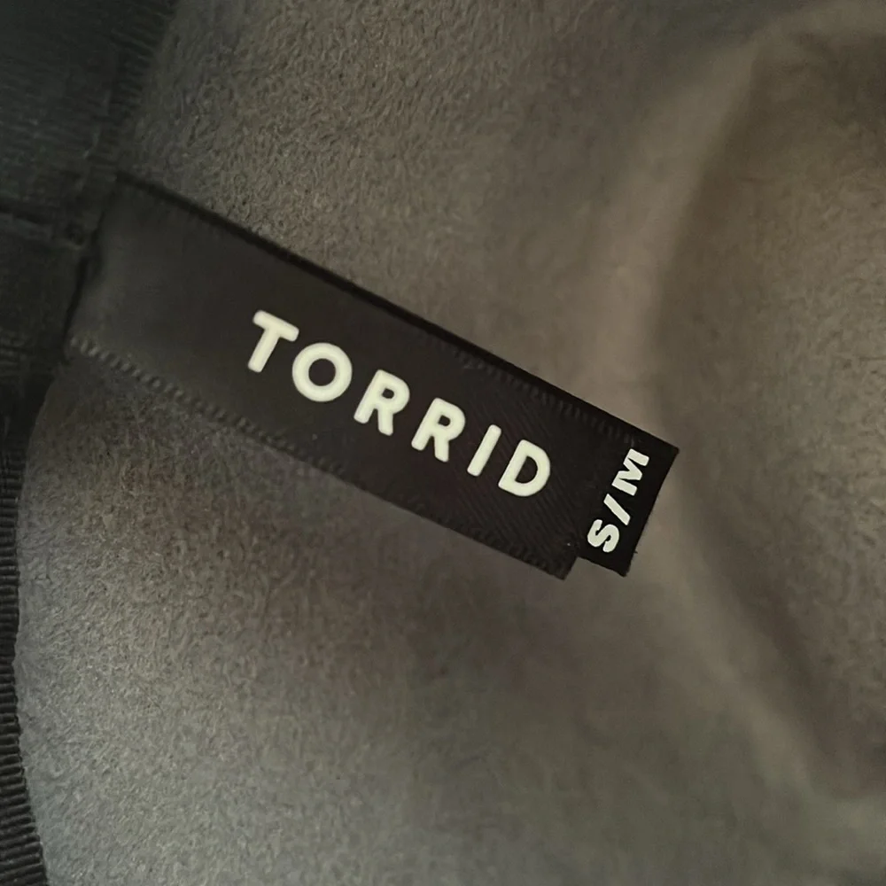 Torrid Gray Felt Fedora Wide Brim Hat w/sliver ribbon bow